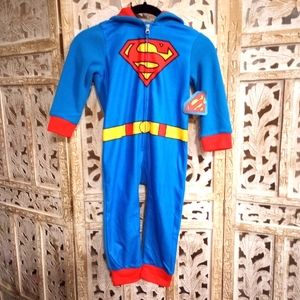 🆕 Superman Onesie Pajamas / 4T